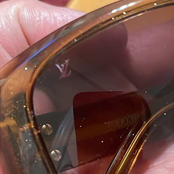 Louis Vuitton Ladies Sunglasses main image 5